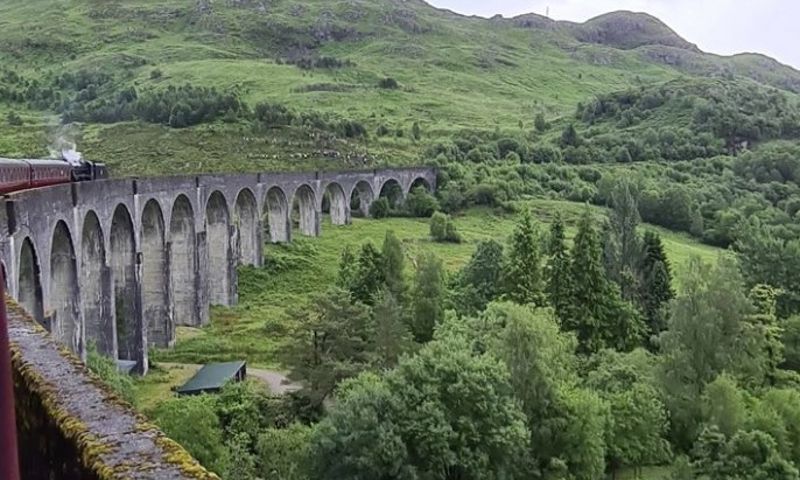 📷 by our lovely passenger @justmaggiethistime riding the Jacobite Steam Train on tour recently - thanks for sharing this beautiful view with us!⁠