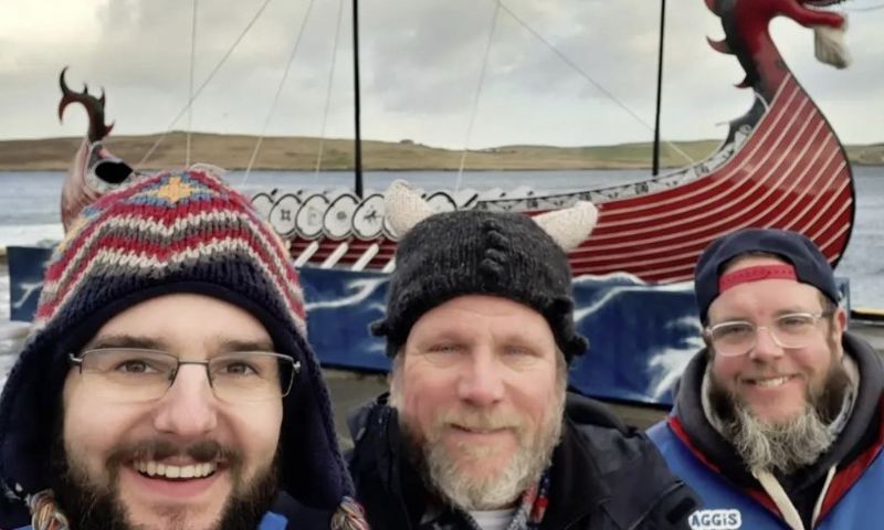 Up Helly Aa reunion with the HAGGiS Adventures Crew 🤩⁠ 📸 by our guides @haggisrich and @hagscot - meeting our friends from @haggistours