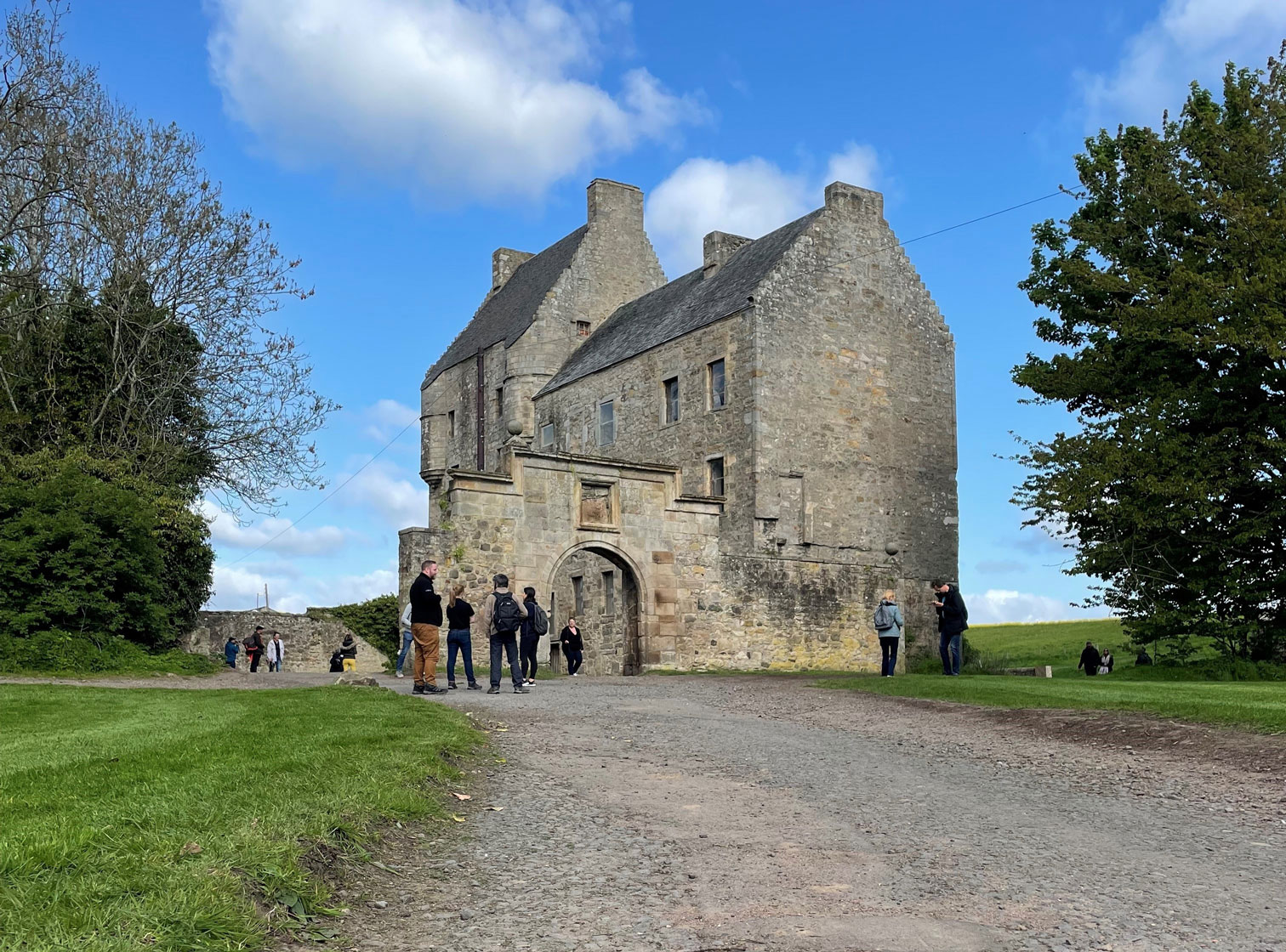 image of Highlight Midhope Castle (Lallybroch)