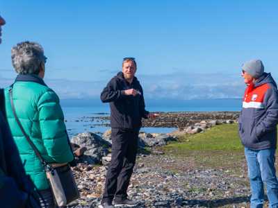 Highland Explorer Tours Guide providing commnetary at Dunrobin Castle