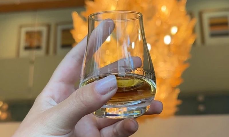 Whether you prefer smoky peat or smooth caramel notes, today we celebrate the spirit of Scotland and the global journey of whisky. Sláinte! 🌍🥃​⁠