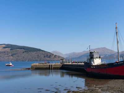 Sunny harbour in Inveraray with views of Loch Fyne