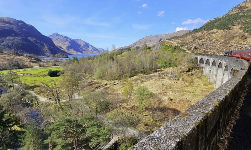 ⁠ 📷 by @tubugames during their ride on the Jacobite Steam Train, with a view of Loch Shiel. Thanks so much for joining us on tour! 😊⁠